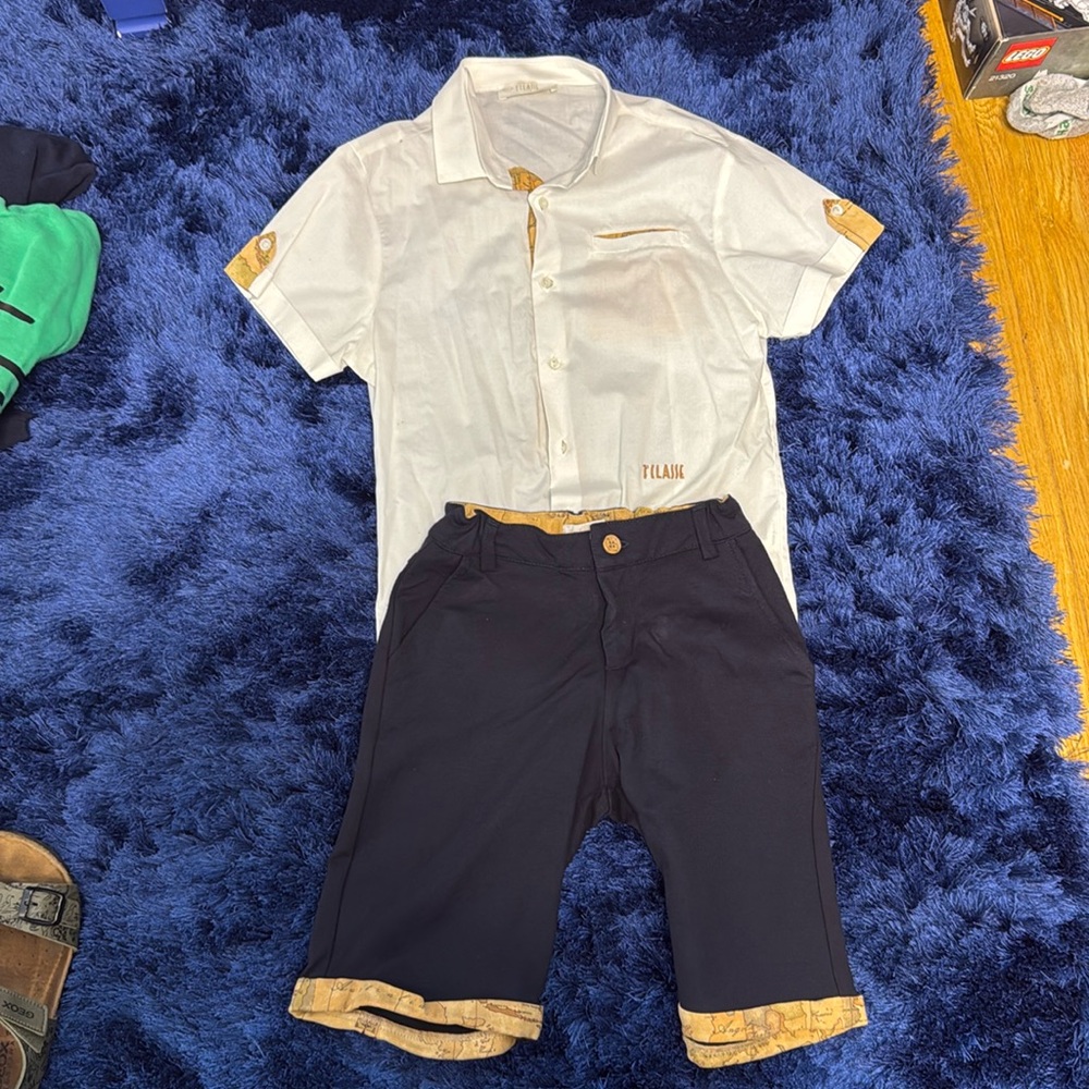 full outfit. So cute. Mint condition. SIZE S about 6-7 US